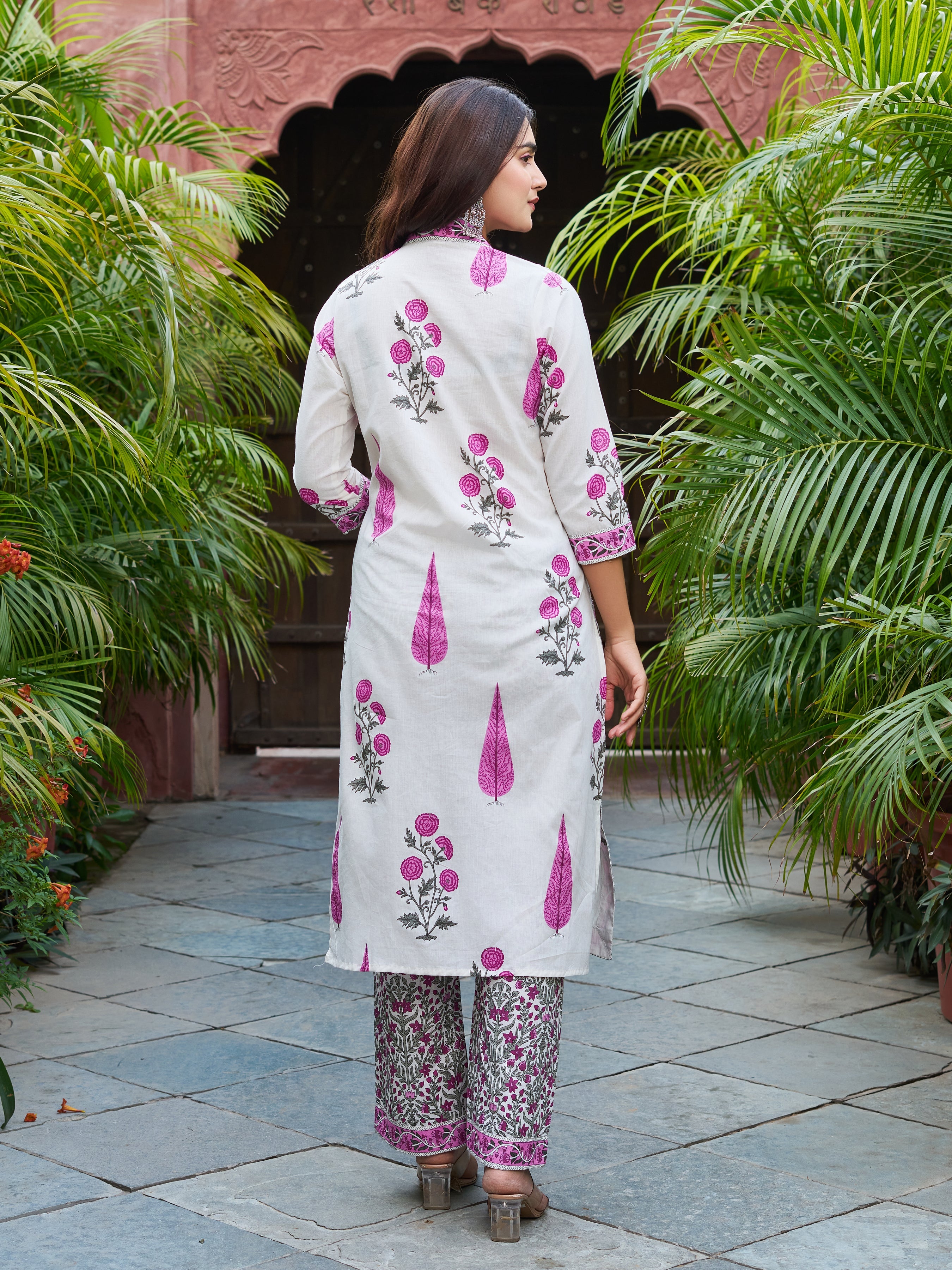 Ivory & Pink Floral Printed Kurta Set with Matching Dupatta